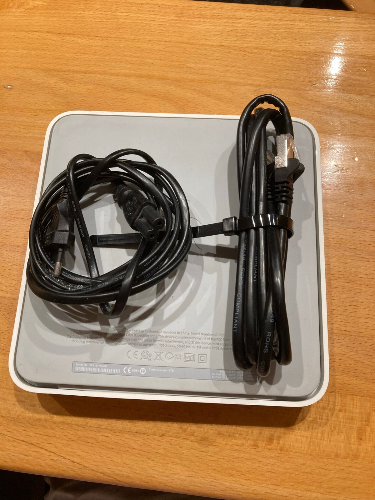 Apple AirPort Extreme Base Station (A1143) met kabels, Computers en Software, Routers en Modems, Gebruikt, Router, Ophalen of Verzenden