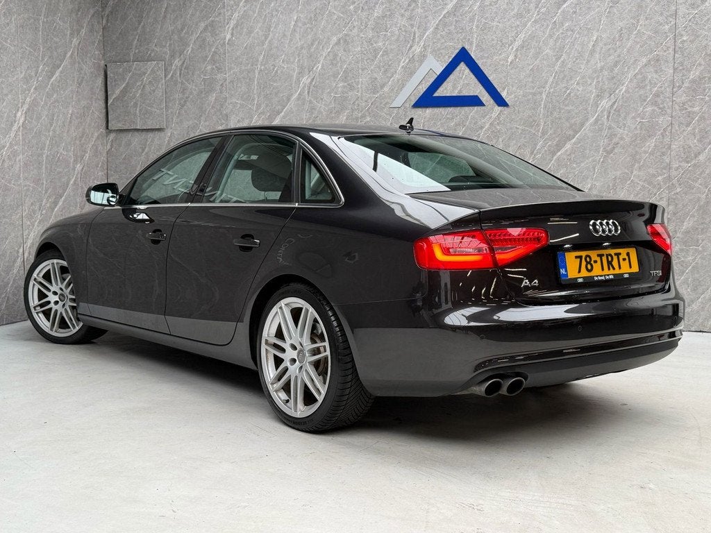 Audi A4 Limousine 1.8 TFSI / NAP / Dealer Onderhouden / Erg, Auto's, Audi, Voorwielaandrijving, Euro 5, Stof, Gebruikt