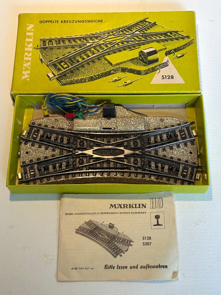 Märklin 5128 elektrische kruiswissel, Hobby en Vrije tijd, Modeltreinen | H0, Wisselstroom, Gebruikt, Rails, Ophalen of Verzenden