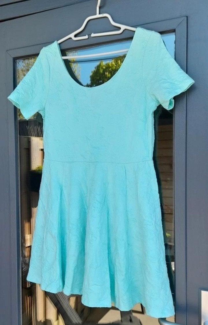 Mintgroen jurkje van H&M Divided maat M, Kleding | Dames, Maat 38/40 (M), H&M Divided, Ophalen of Verzenden, Zo goed als nieuw
