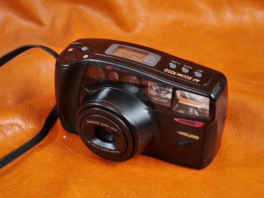 Samsung AF Zoom 1050 35mm