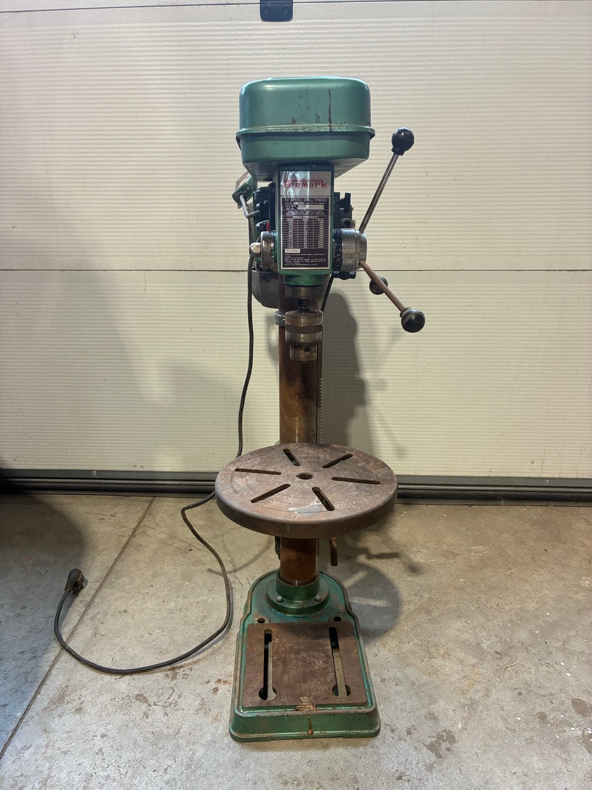 Kolomboormachine Freemark CH-16N-B - Motor draait, Doe-het-zelf en Verbouw, Gereedschap | Boormachines, Ophalen, Gebruikt, Kolomboormachine