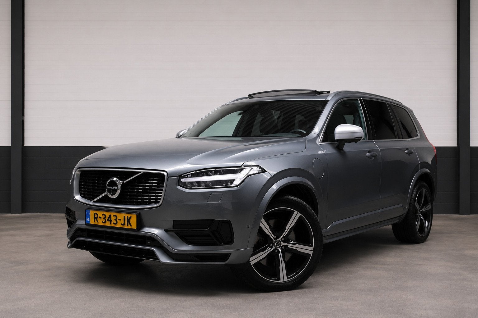 Volvo XC90 2.0 T8 Twin Engine AWD R Design Pano Memory 7P, Gebruikt, 7 stoelen, Bedrijf, Automatische klimaatregeling