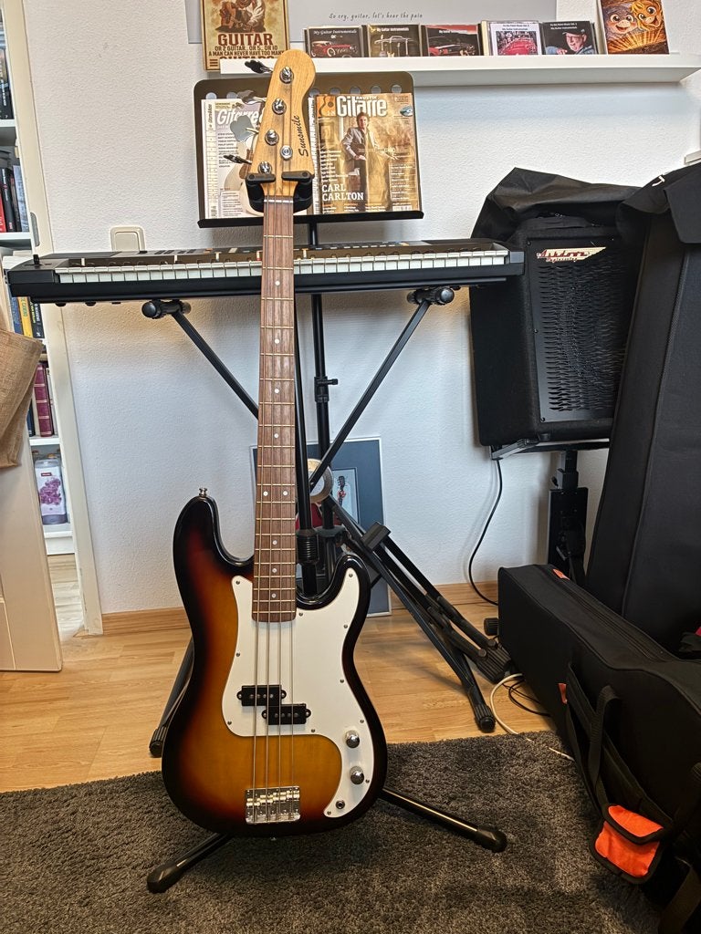 Basgitaar, kloon, model Fender Precicion als nieuw, Ophalen, Zo goed als nieuw, Elektrisch