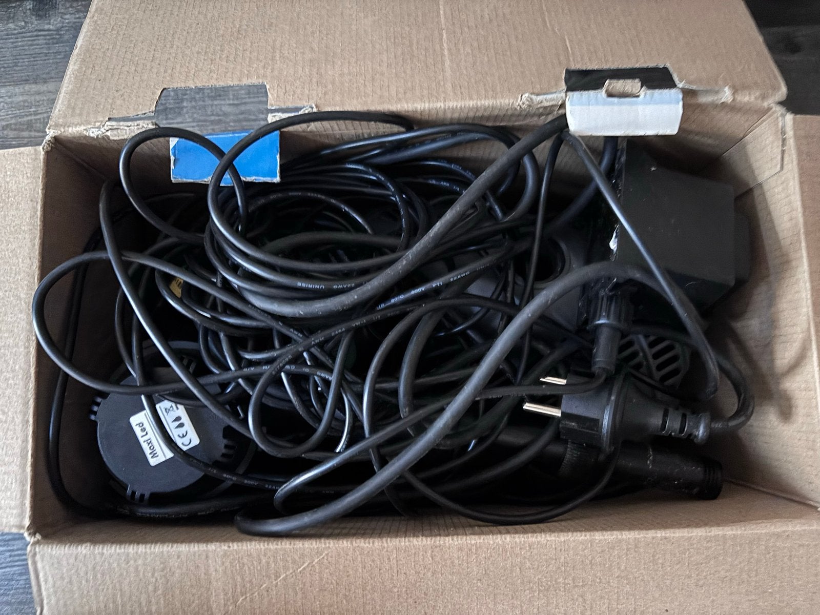 SuperFish Pond-Flow 2500 vijverpomp met gratis vijverlamp, Ophalen, Zo goed als nieuw