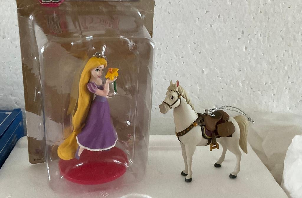 Disney ornamenten set : rapunzel en Maximus, Ophalen of Verzenden, Overige figuren, Zo goed als nieuw, Beeldje of Figuurtje