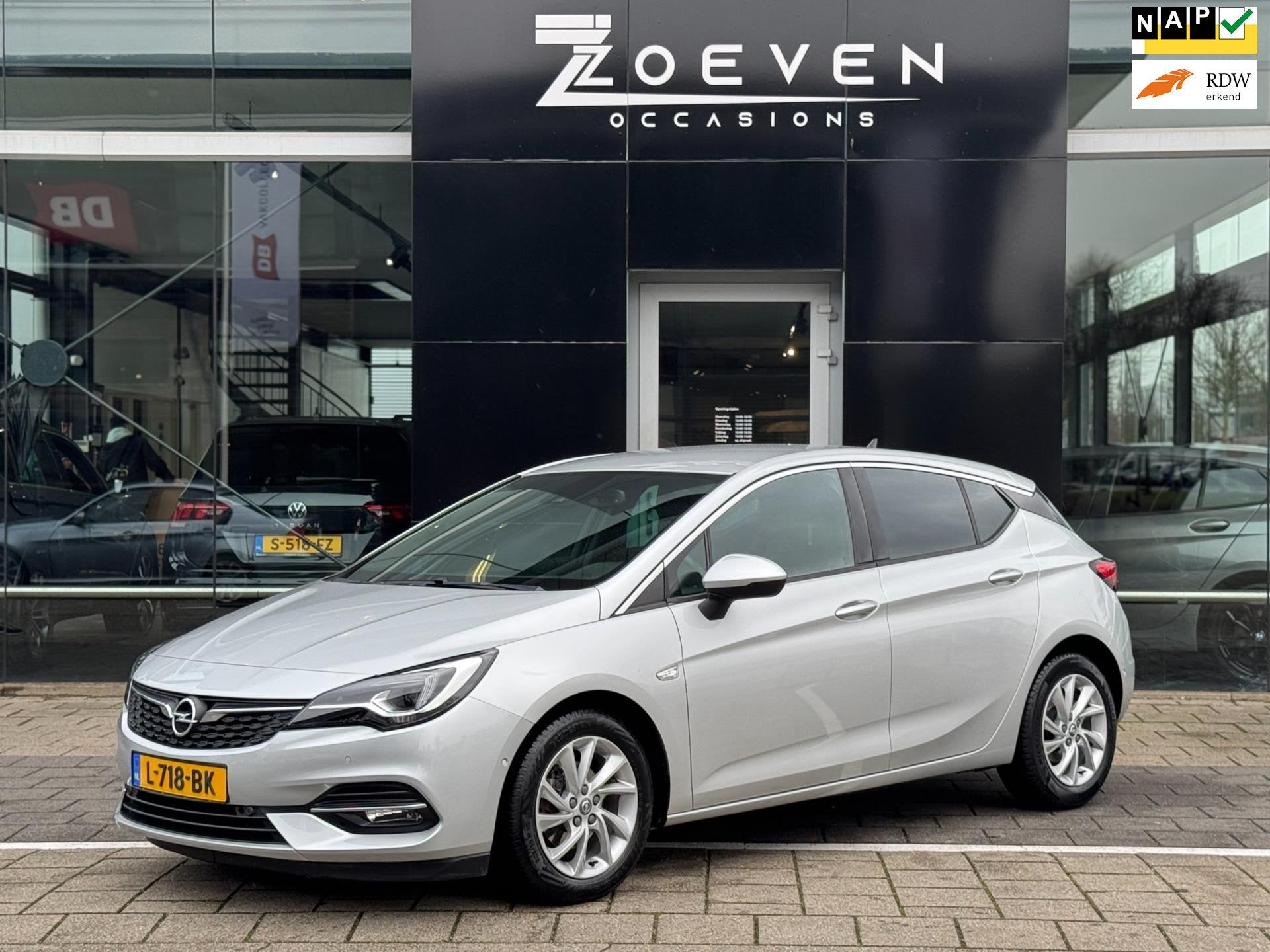 Opel Astra 1.2 Elegance, Voorwielaandrijving, 1350 kg, Gebruikt, 1199 cc