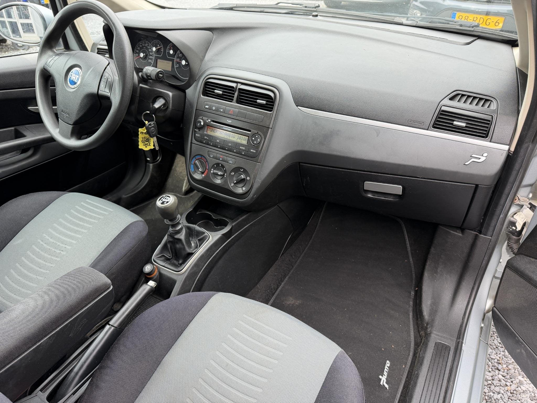 Foto 14 van Fiat Grande Punto 1.4 Dynamic | Airco | Cruise Control | LMV