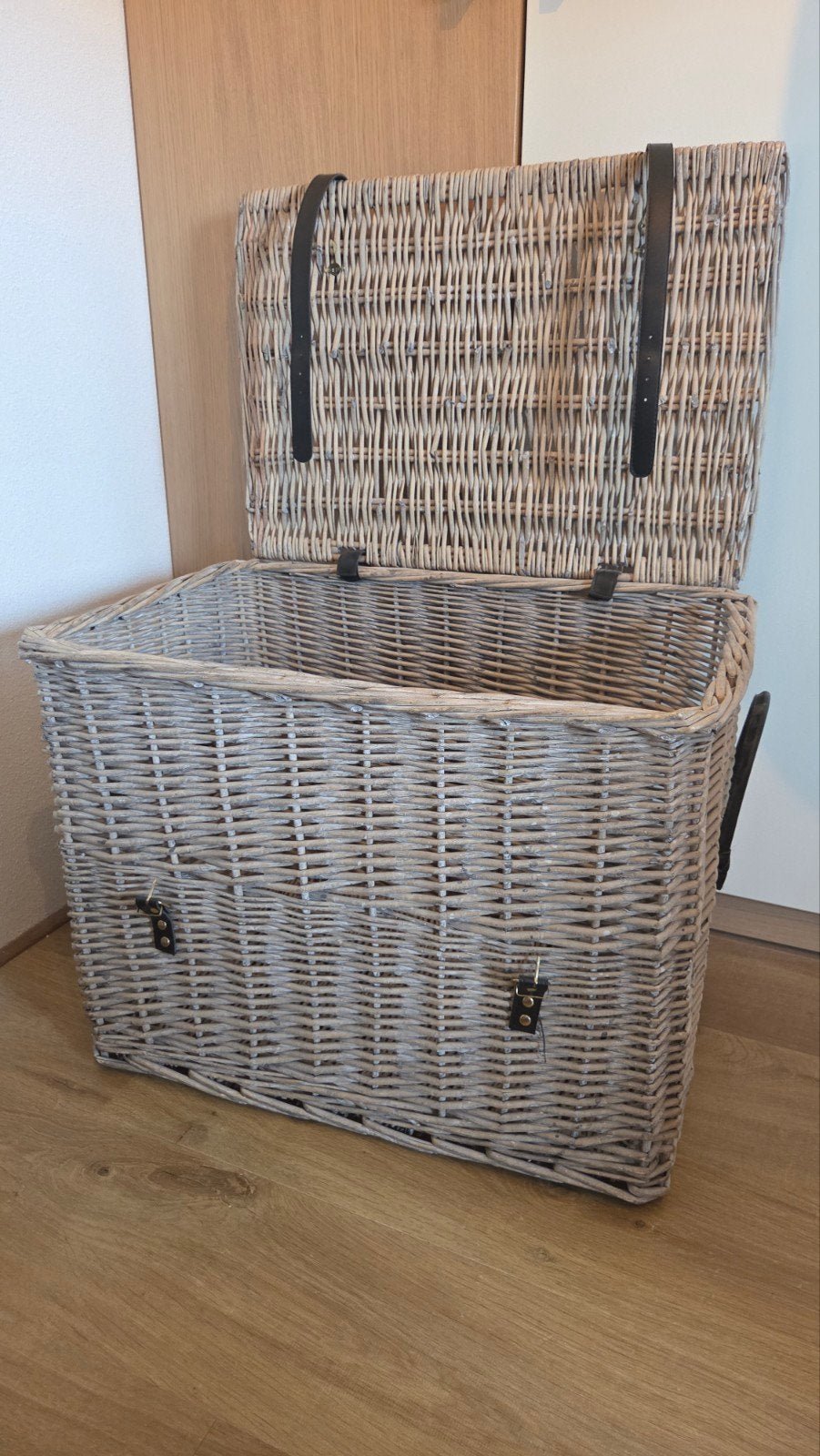 Grote rieten rotan mand voor opbergen, Huis en Inrichting, Ophalen, Overige materialen, Minder dan 50 cm, Zo goed als nieuw