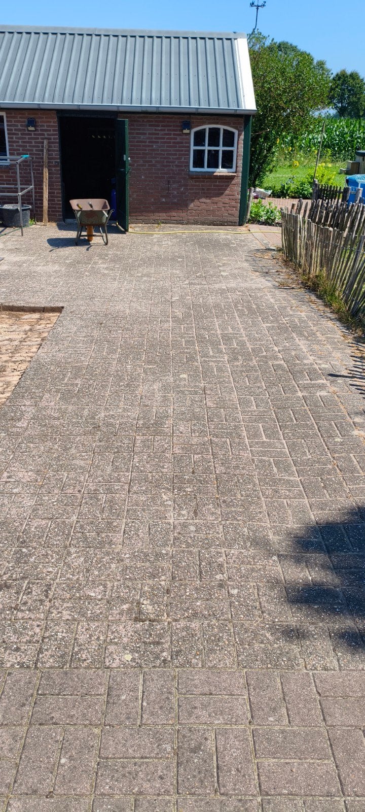 Klinkers / tegels en/of geel zand, Ophalen, Beton, Klinkers