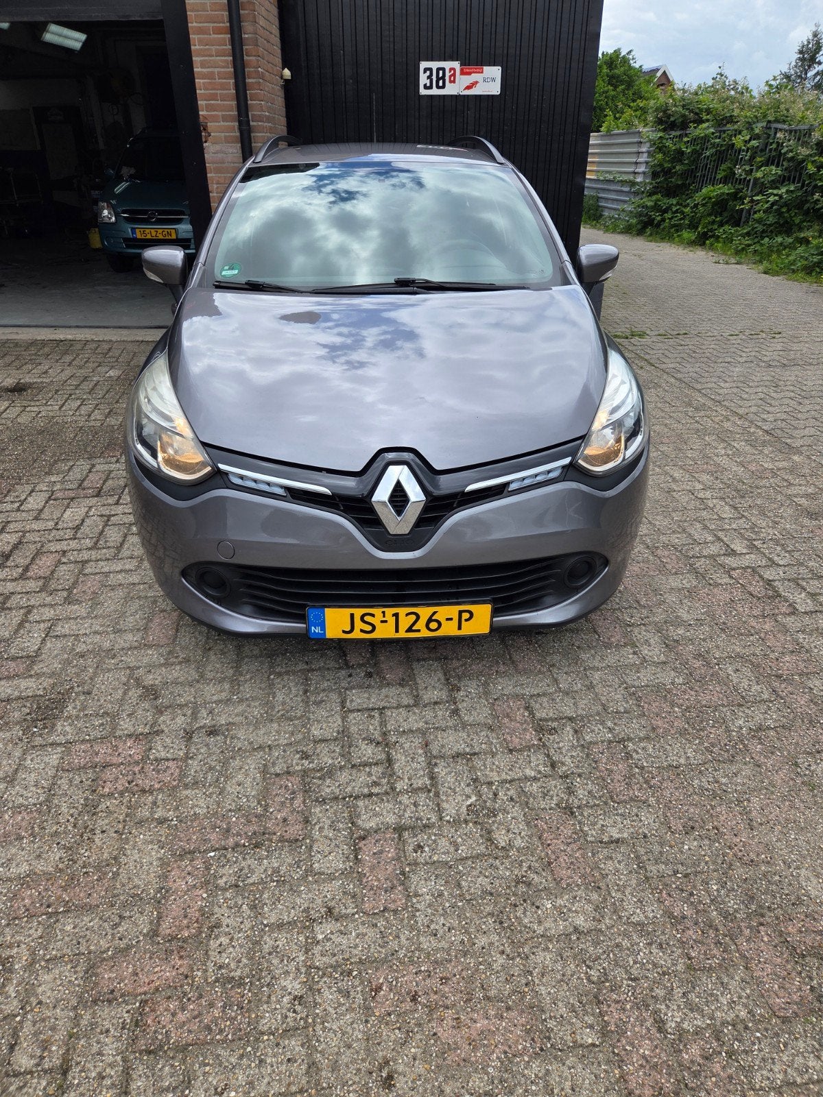 Renault Clio 0.9 TCE 90 Estate 2016 Grijs, Voorwielaandrijving, 898 cc, Stof, Zwart