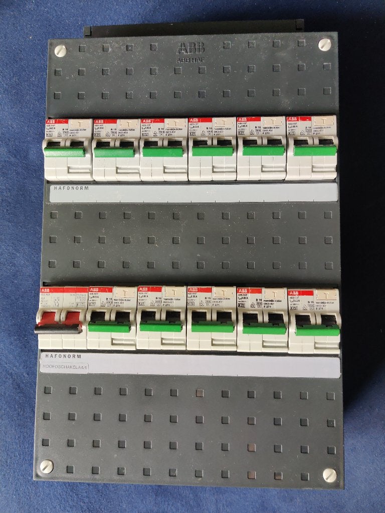 ABB Busboard Kast 11 Aardlekautomaten + Hoofdschakeaar, Ophalen of Verzenden, Nieuw