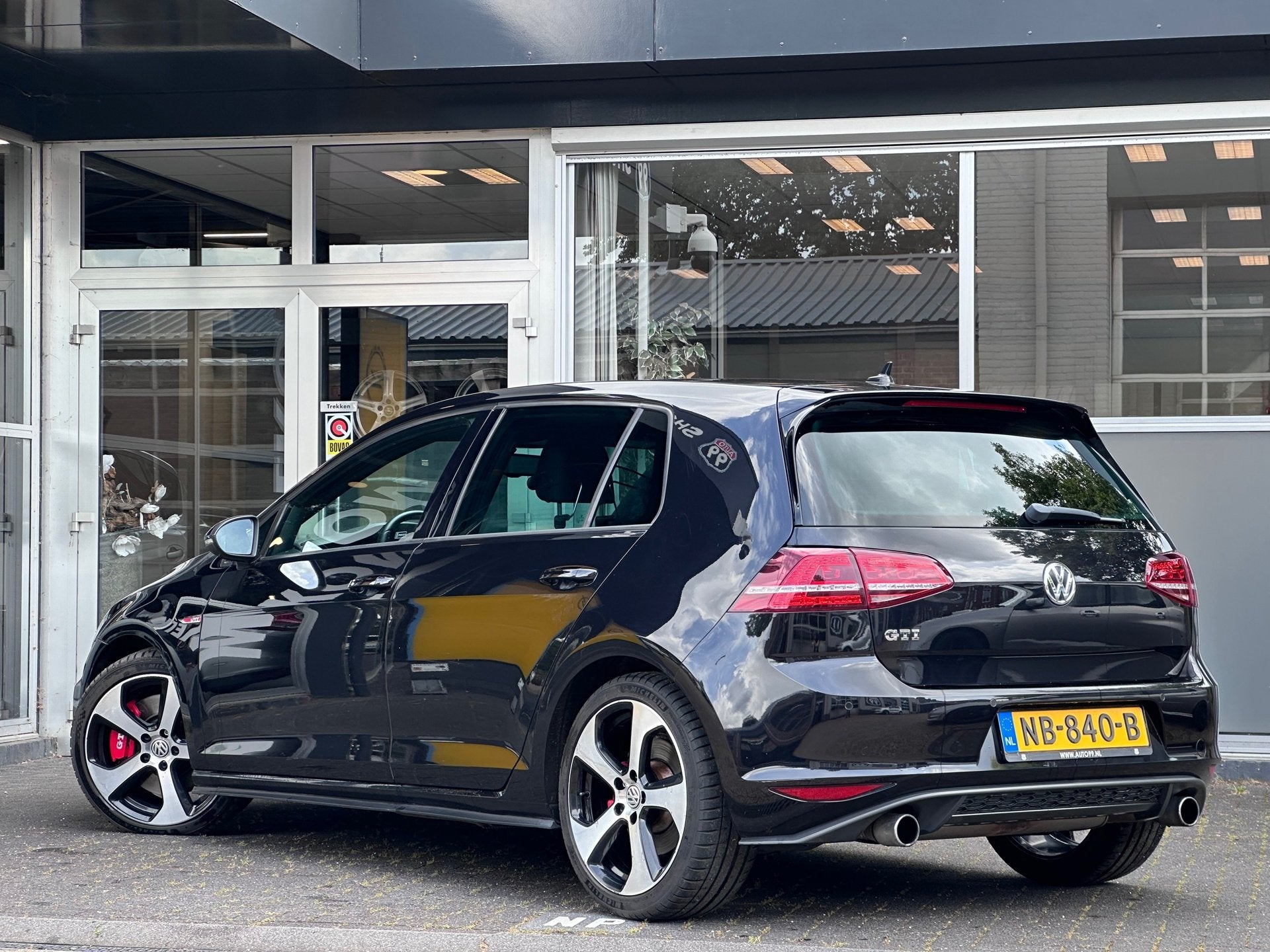 Volkswagen Golf 2.0 TSI GTI NIEUWE MOTOR / AUTO / CLIMA / CR, Gebruikt, 4 cilinders, 1984 cc, Zwart