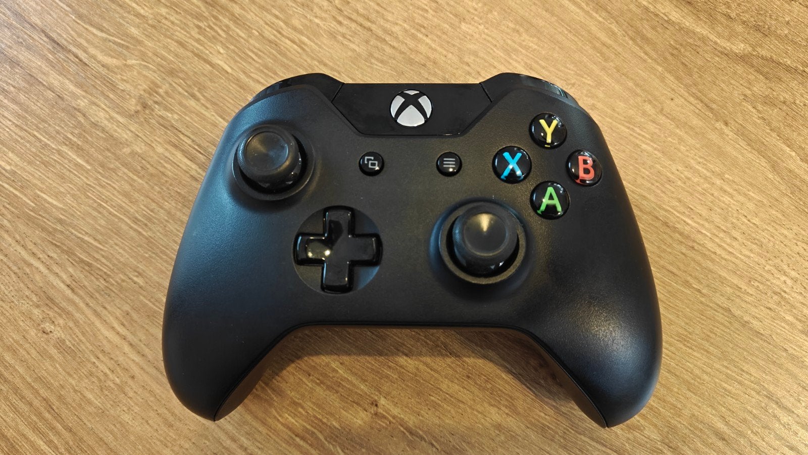 Xbox One Controller - Zwart, Schoongemaakt en Getest, Gebruikt, Ophalen of Verzenden, Xbox One, Controller