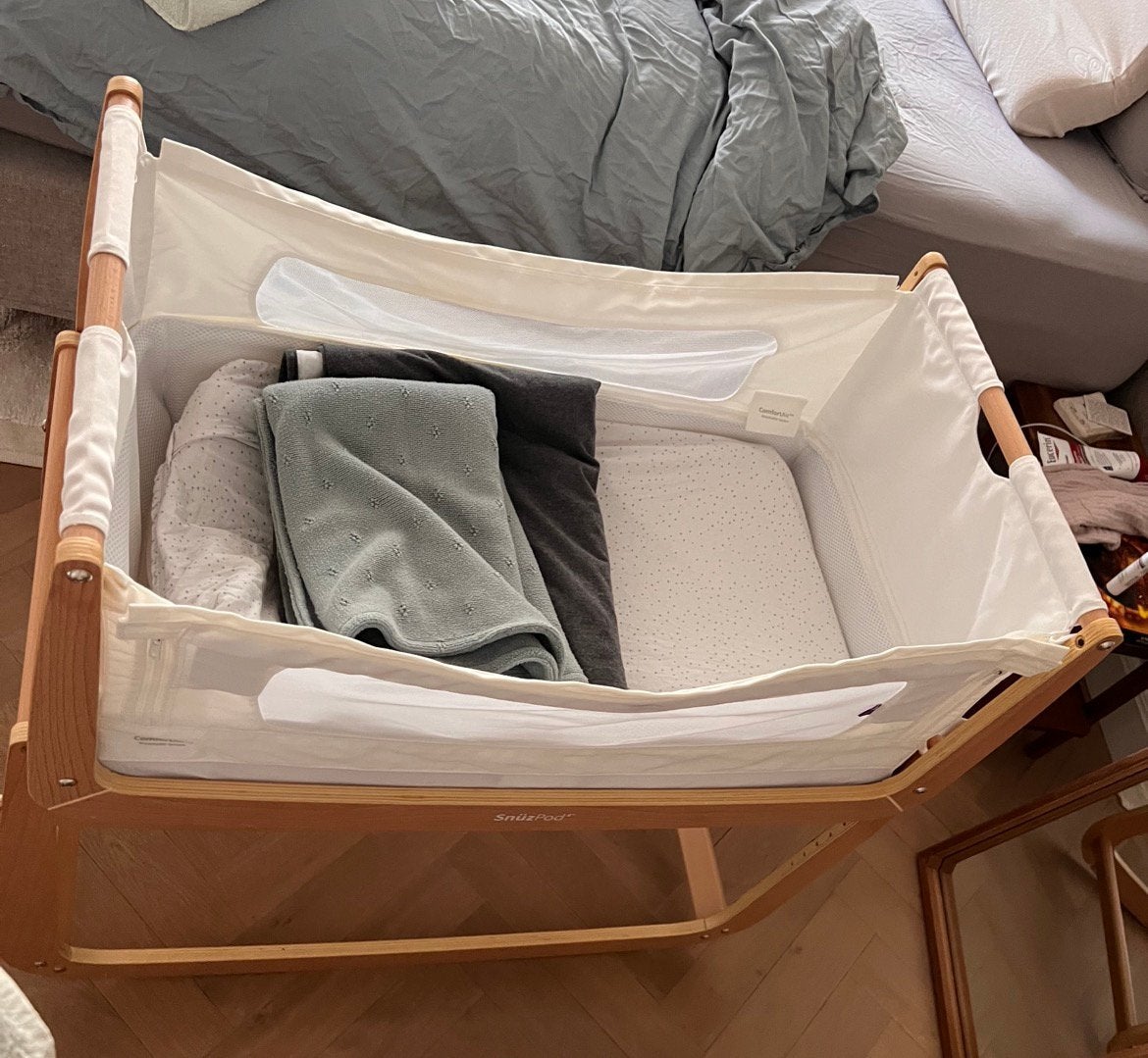 babybedje Snuz Pod, te bevestigen aan het bed, Tuin en Terras, Ophalen of Verzenden, Zo goed als nieuw
