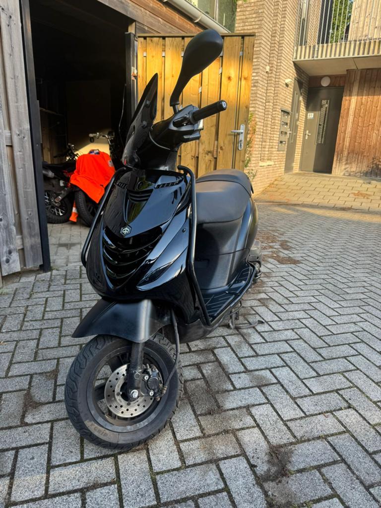 Zip 50cc 4T, Ophalen of Verzenden, Zo goed als nieuw, Benzine, Zip