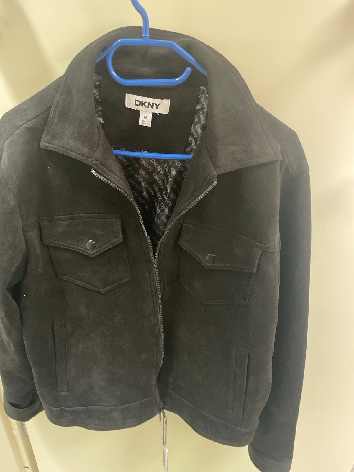 DKNY Zwart Suède achtige Jas Maat M, Ophalen of Verzenden, Zo goed als nieuw, Maat 48/50 (M), Zwart