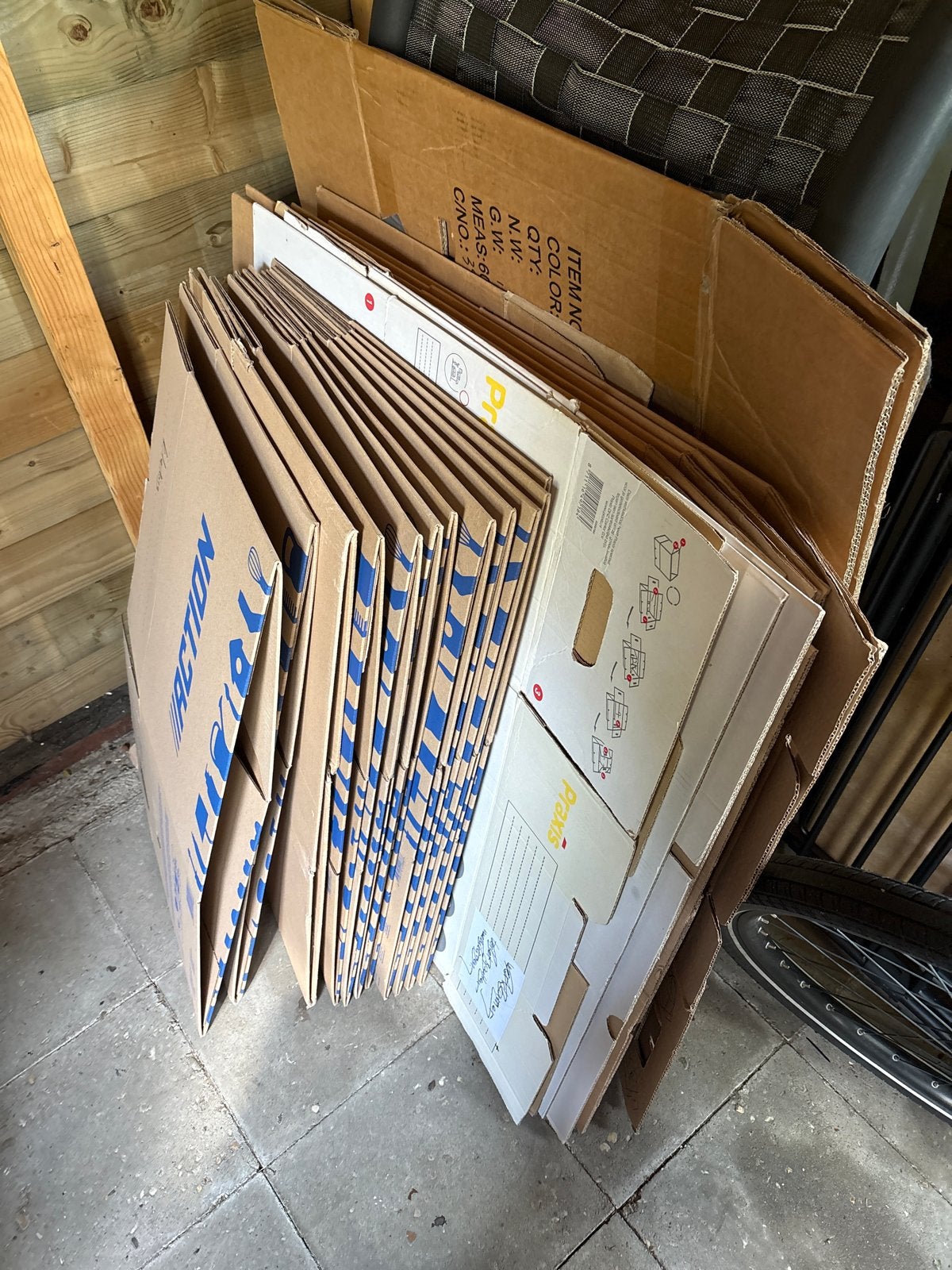 26x Verhuisdozen (IKEA, Praxis, Action), Ophalen, Opvouwbaar, Minder dan 40 cm, 35 tot 50 cm
