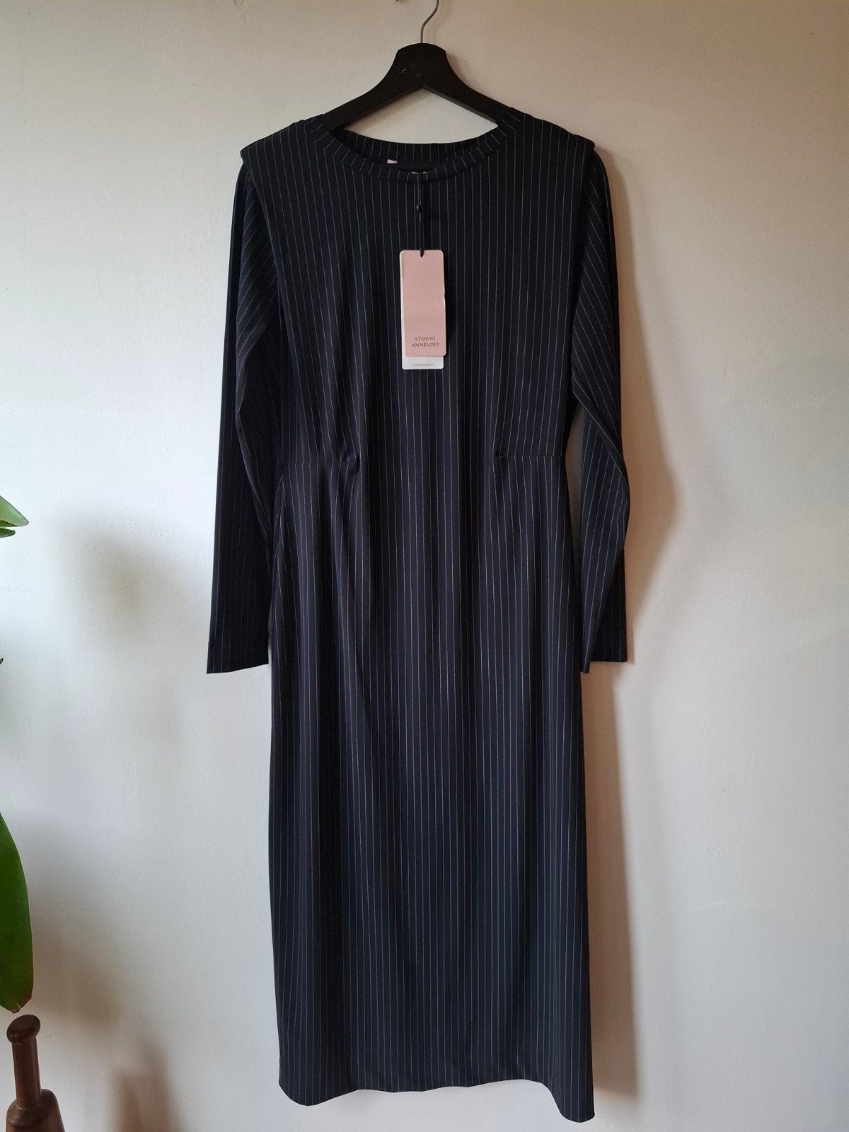 Studio Anneloes travelstof pinstripe jurk Tammy maat: S/36, Studio Anneloes, Zwart, Nieuw, Ophalen of Verzenden