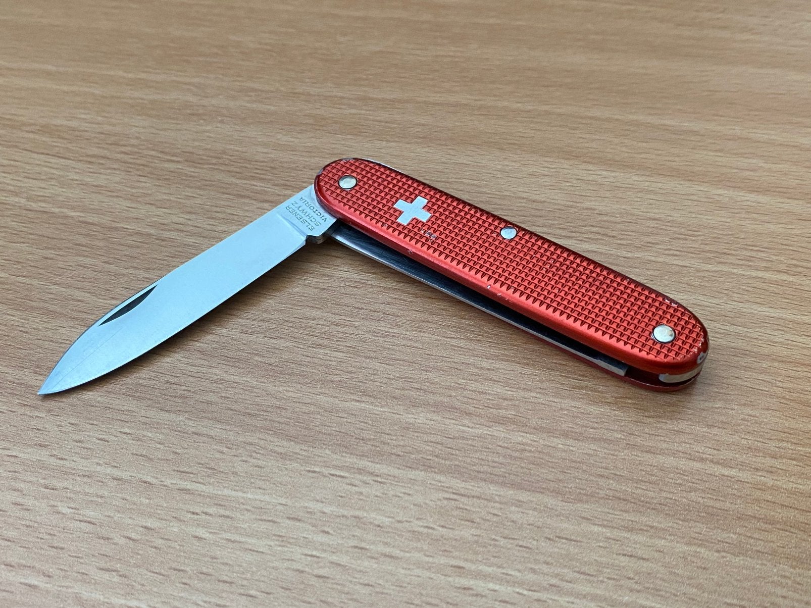 Bijzonder Zakmes Victorinox Woodsman met blad Pioneer 1962, Verzenden, Mes of Dolk
