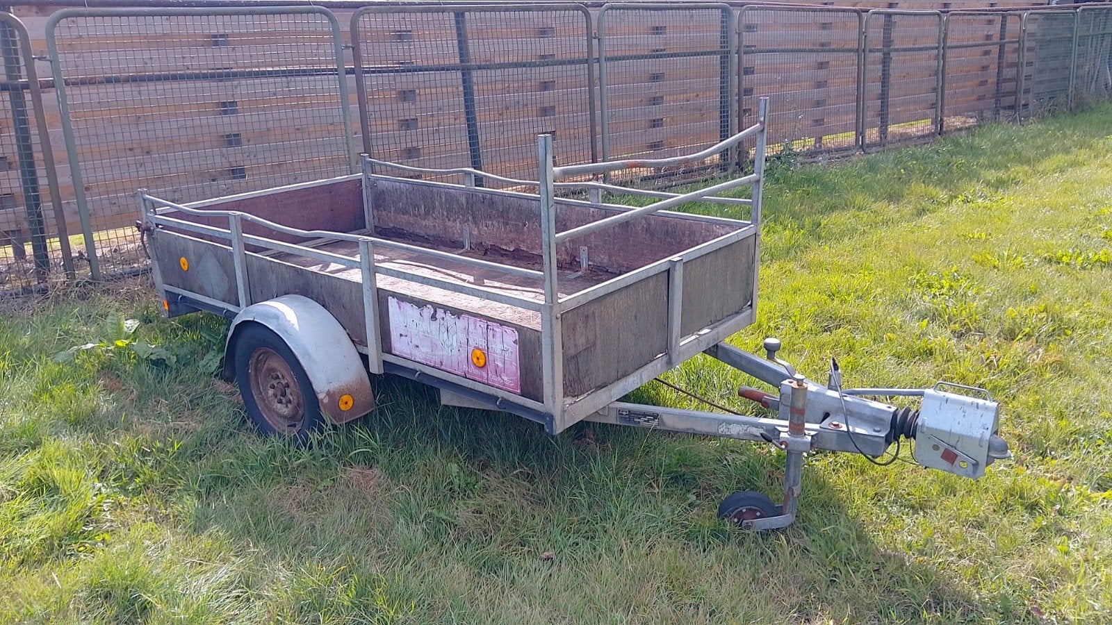 Hapert aanhangwagen 1100kg geremd met kenteken opknapper, Ophalen