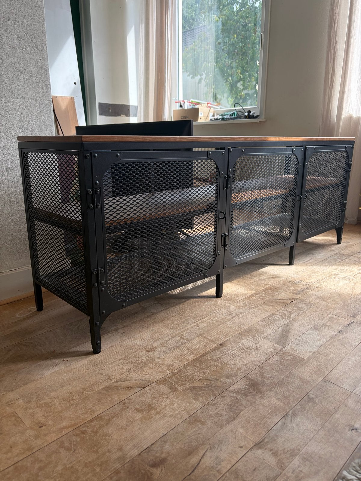 FJÄLLBO Tv-meubel, zwart, 150x36x54 cm, Huis en Inrichting, Kasten | Televisiemeubels, Ophalen, Gebruikt, 150 tot 200 cm, Minder dan 100 cm