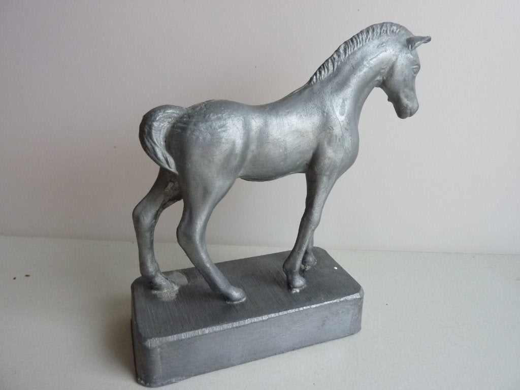 Massief metalen beeld van een paard, Ophalen of Verzenden, Metaal, Minder dan 20 cm