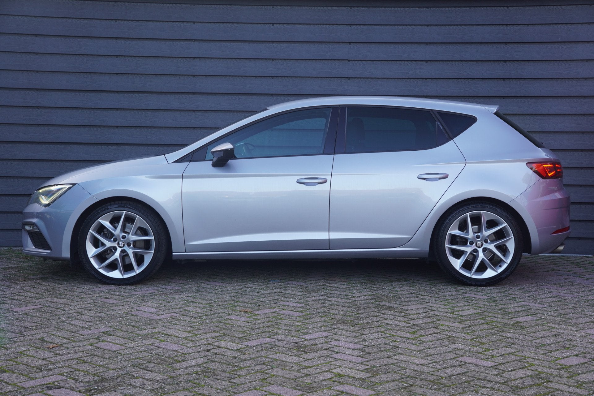 SEAT Leon 2.0 TSI FR Business Intense - 190 PK - VIRT. COCKP, Auto's, Adaptive Cruise Control, Gebruikt, 1984 cc, Leon