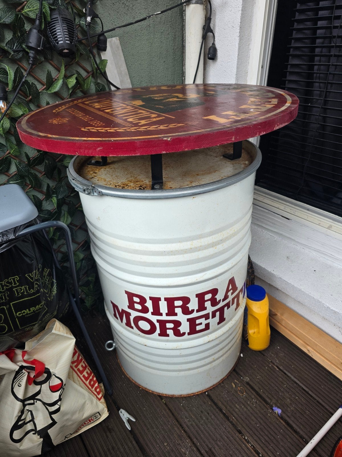 Birra Moretti statafel / biertafel, Ophalen, Gebruikt, Rond, Metaal