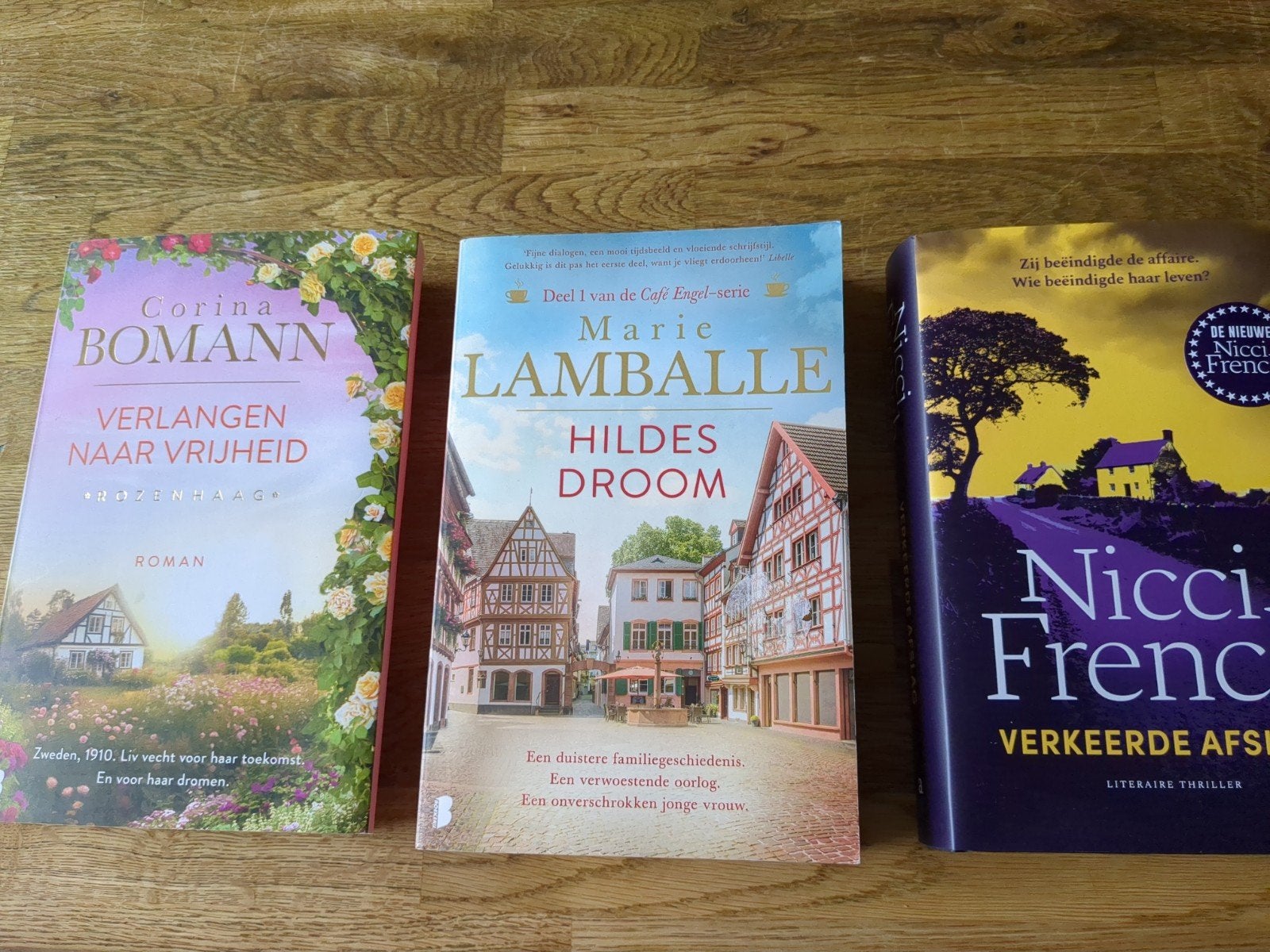 3 boeken Corina Bomann, Marie Lambelle en Nicci French, Boeken, Ophalen, Zo goed als nieuw