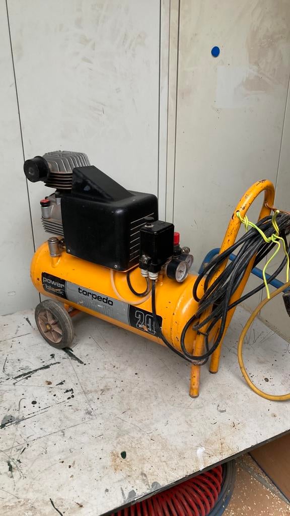 torpedo compressor, Doe-het-zelf en Verbouw, Compressors, Gebruikt, 6 tot 10 bar, Minder dan 25 liter, Minder dan 200 liter/min