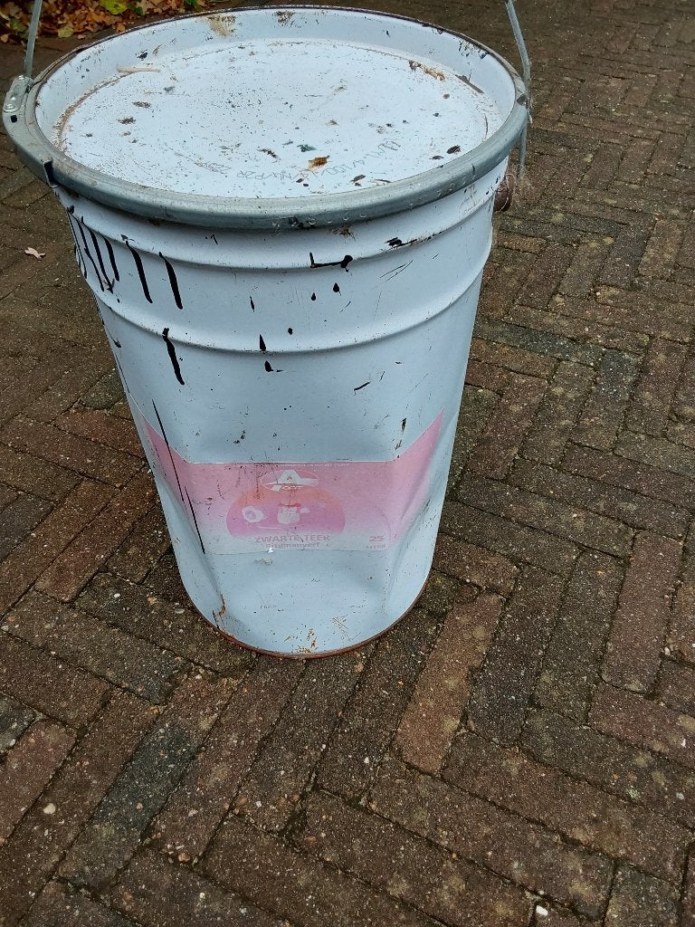 Zwarte teer verf, Ophalen, Gebruikt, Zwart, Verf