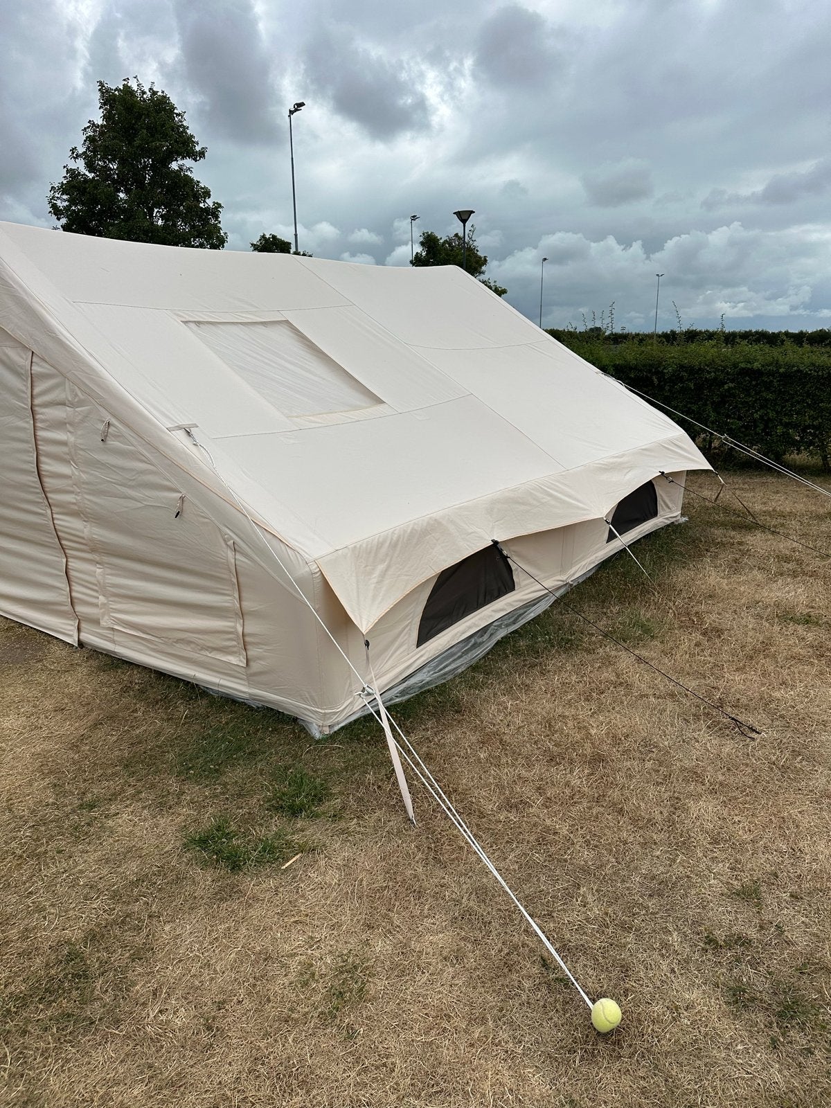 Ruime opblaasbare tent voor 8 personen - Zo goed als nieuw, Caravans en Kamperen, Tenten, Ophalen, Zo goed als nieuw, Meer dan 6