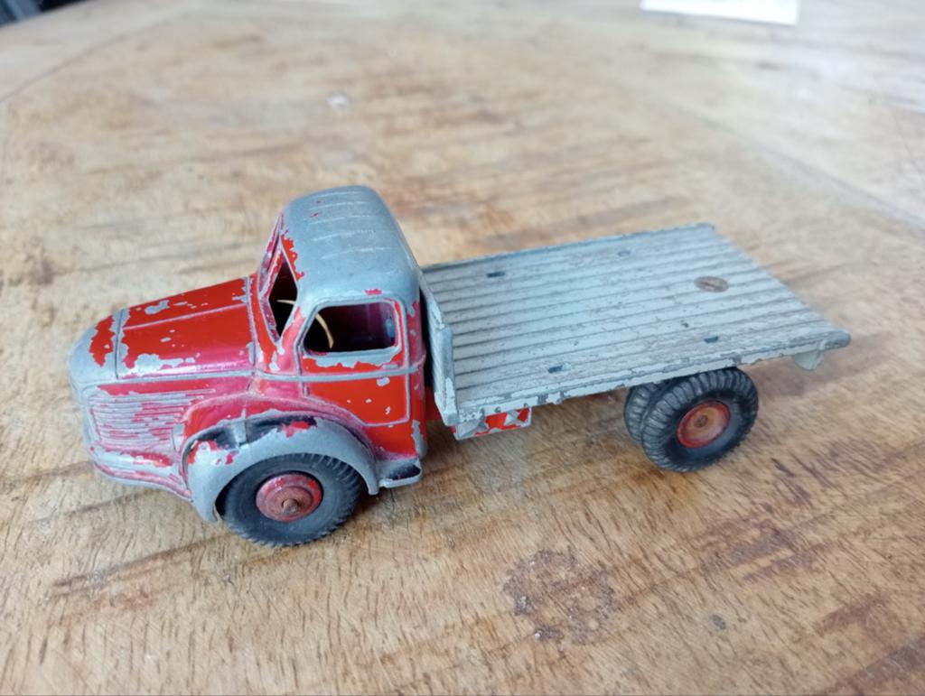 Berliet Dinky toys nummer 34 made in France, Ophalen of Verzenden, Gebruikt, Bus of Vrachtwagen