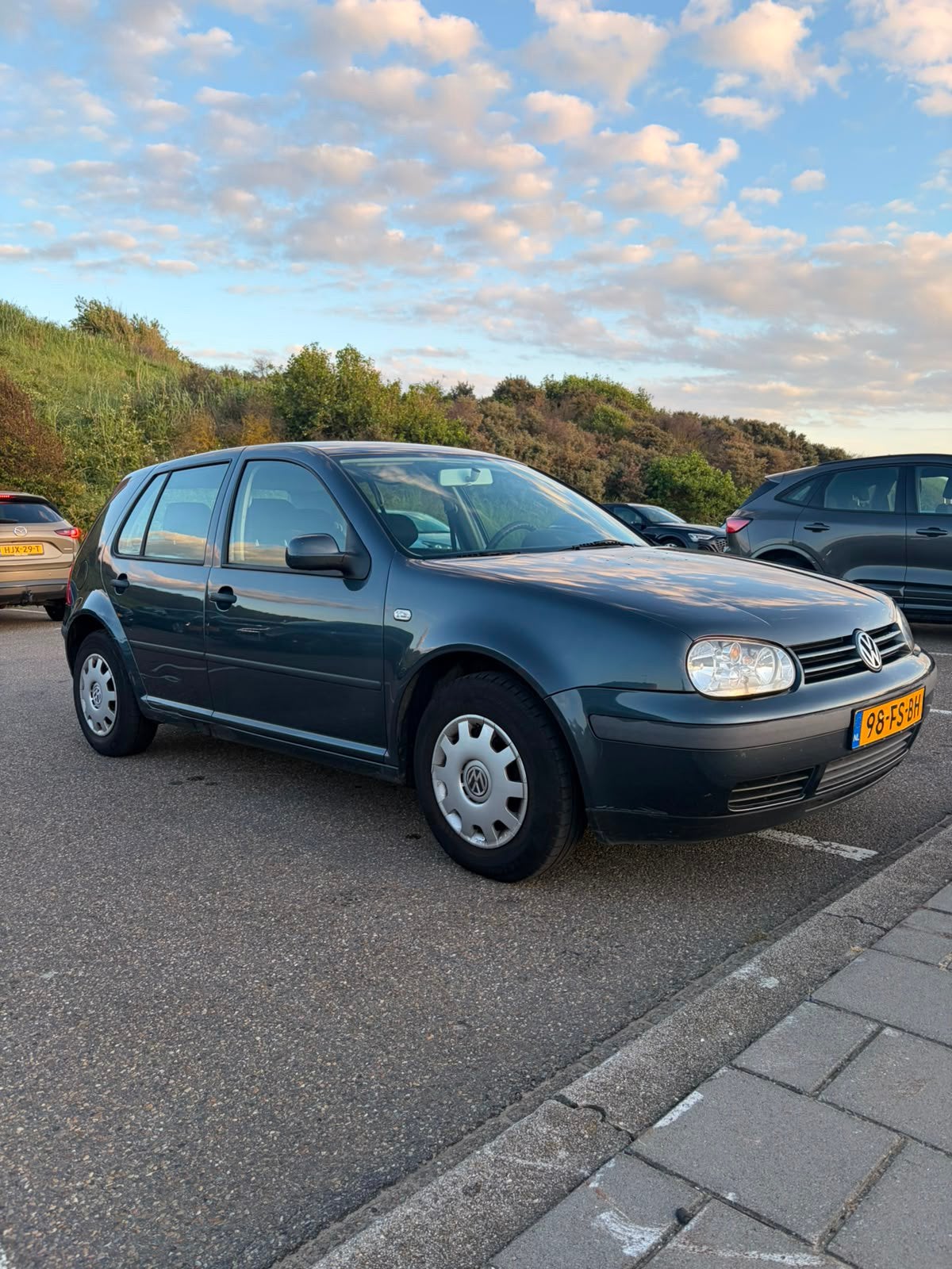 Volkswagen Golf 1.6 77KW 2000 Blauw, Auto's, Voorwielaandrijving, Blauw, 49 €/maand, 1200 kg