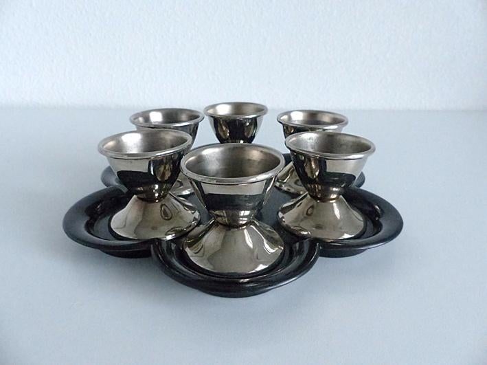 Vintage bakelieten blaadje met 6 eierdopjes Pasen, Diversen, Ophalen of Verzenden
