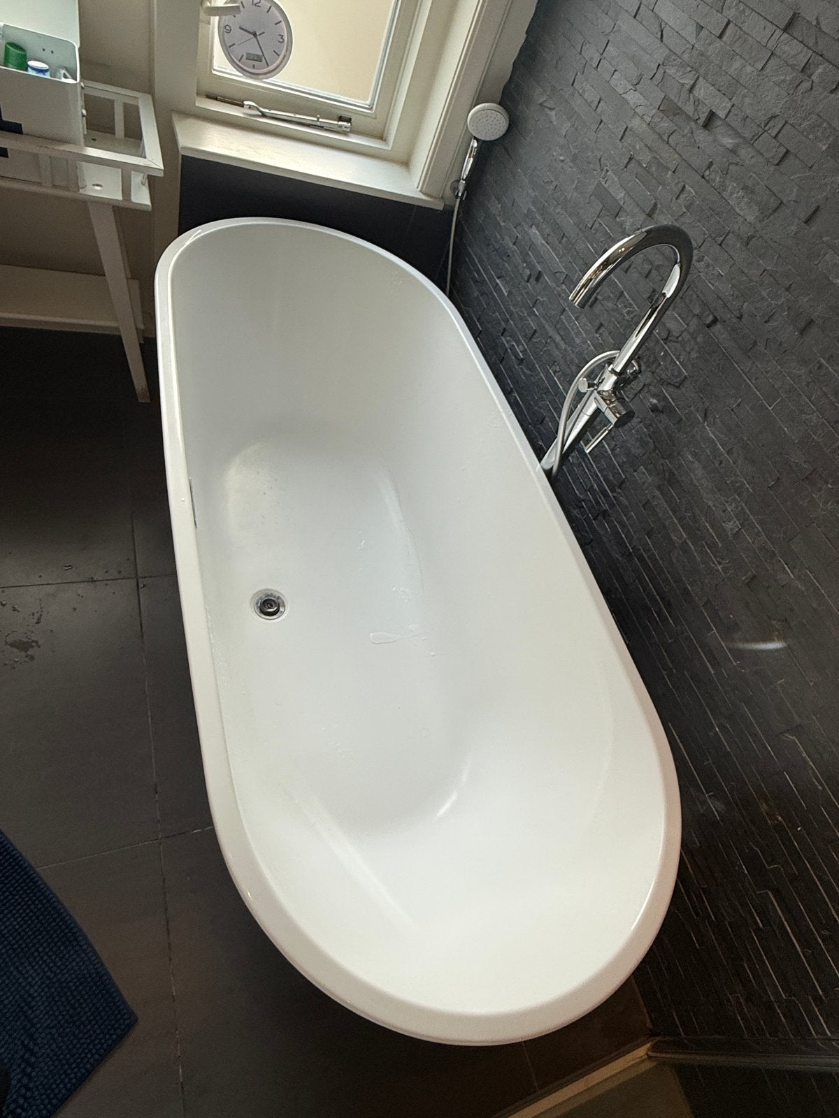 Vrijstaand ligbad met kraan en handdouche, Doe-het-zelf en Verbouw, Ophalen, Zo goed als nieuw, Chroom, Bad