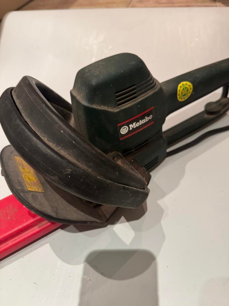 Metabo Heggenschaar - Elektrisch, Gebruikt, Doe-het-zelf en Verbouw, Gereedschap | Schuurmachines, Ophalen, Zo goed als nieuw