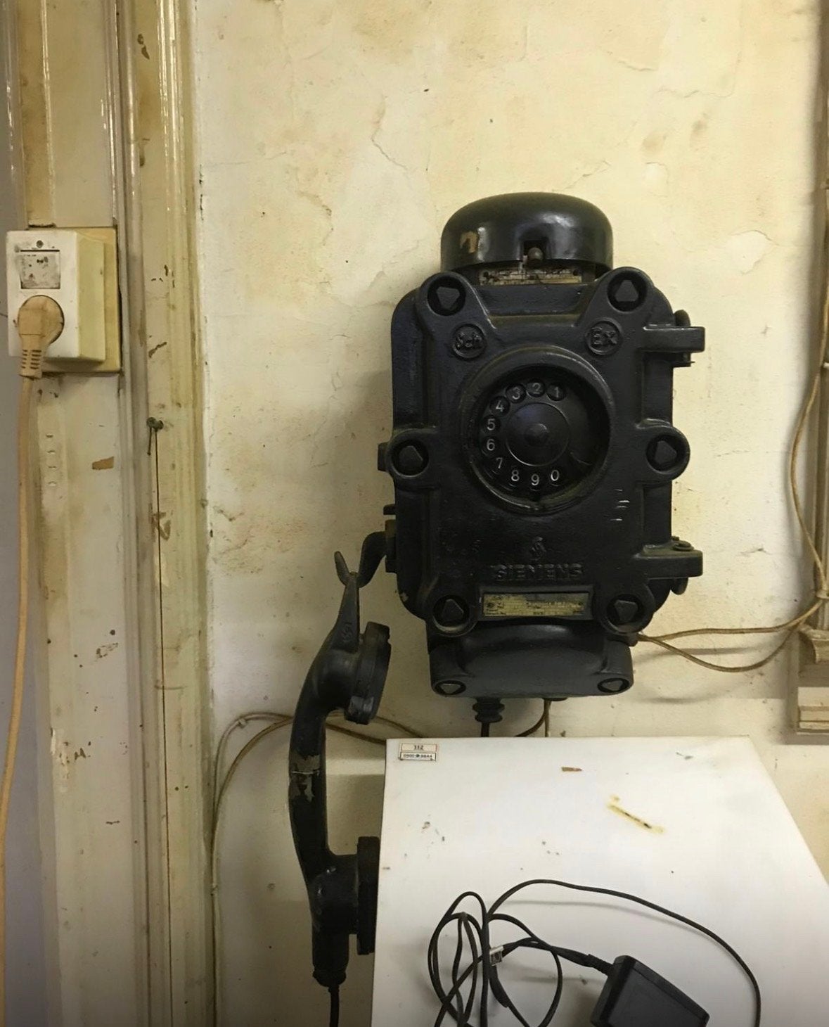 Robuuste Antieke Siemens Mijn- of Bunkertelefoon, Ophalen of Verzenden