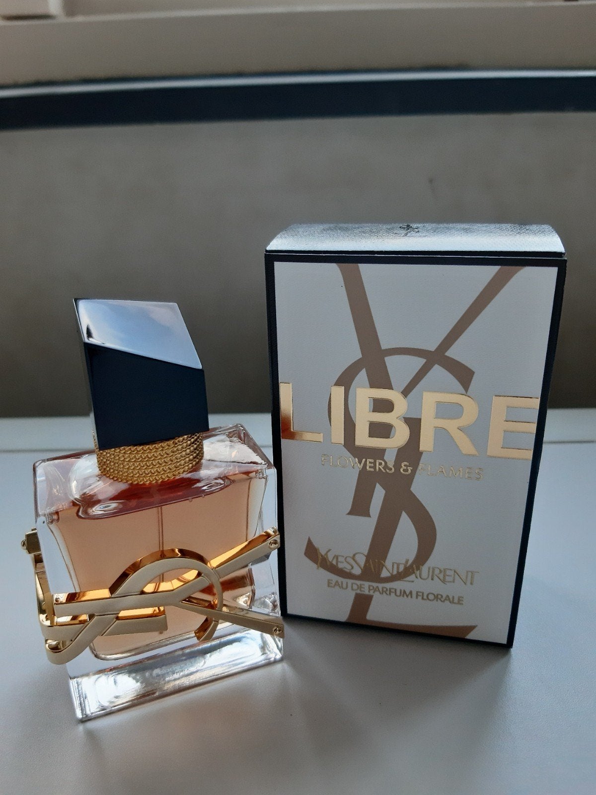 YSL Libre Flower And Flames Eau De Parfum 30ML., Verzenden, Nieuw