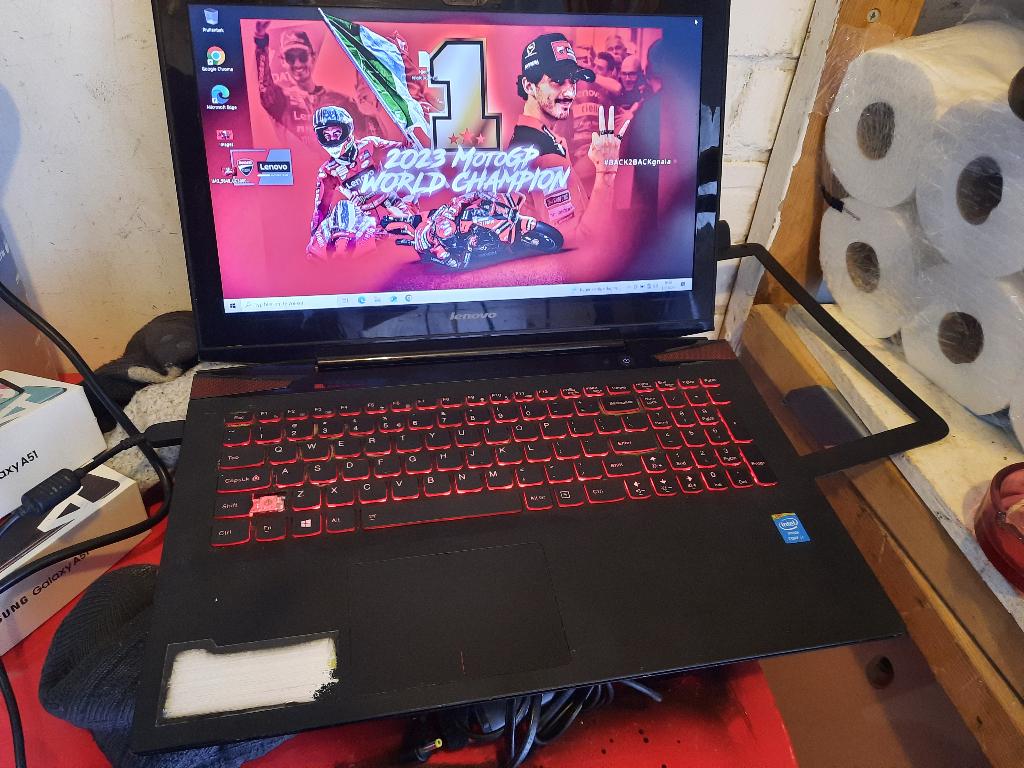 LENOVo i7 Oude GAME laptop verkoop defect, Computers en Software, Windows Laptops, Gebruikt, HDD, 2 tot 3 Ghz, Qwerty