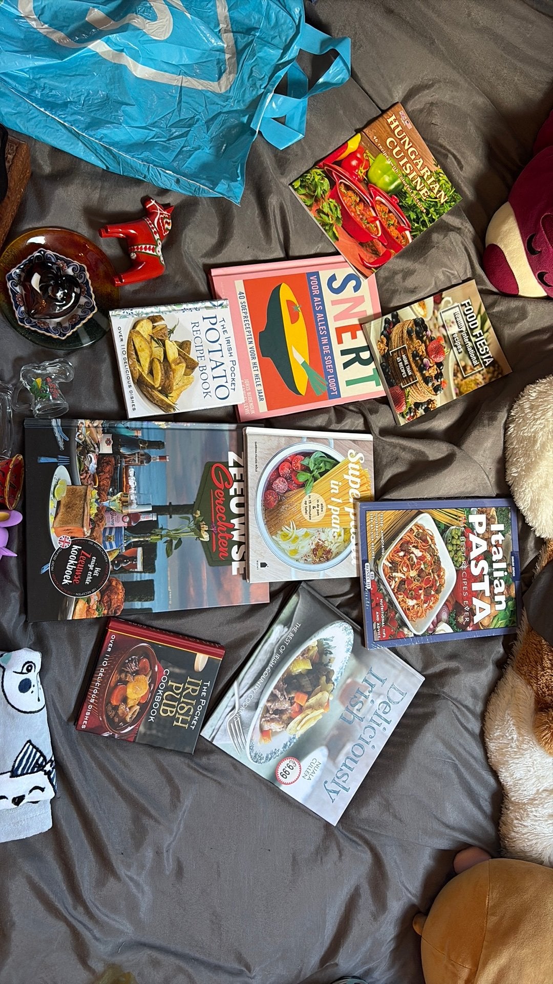 Diverse internationale kookboeken- ongebruikt, Diversen, Rommelmarktspullen, Ophalen of Verzenden, Zo goed als nieuw