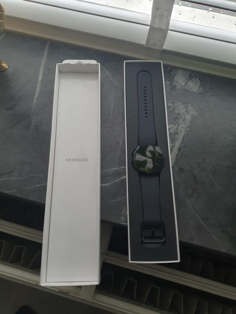 Nieuwe Samsung Galaxy Watch S24 - Smartwatch, Sieraden, Tassen en Uiterlijk, Smartwatches, Nieuw, Android, Zwart, Afstand, Calorieverbanding