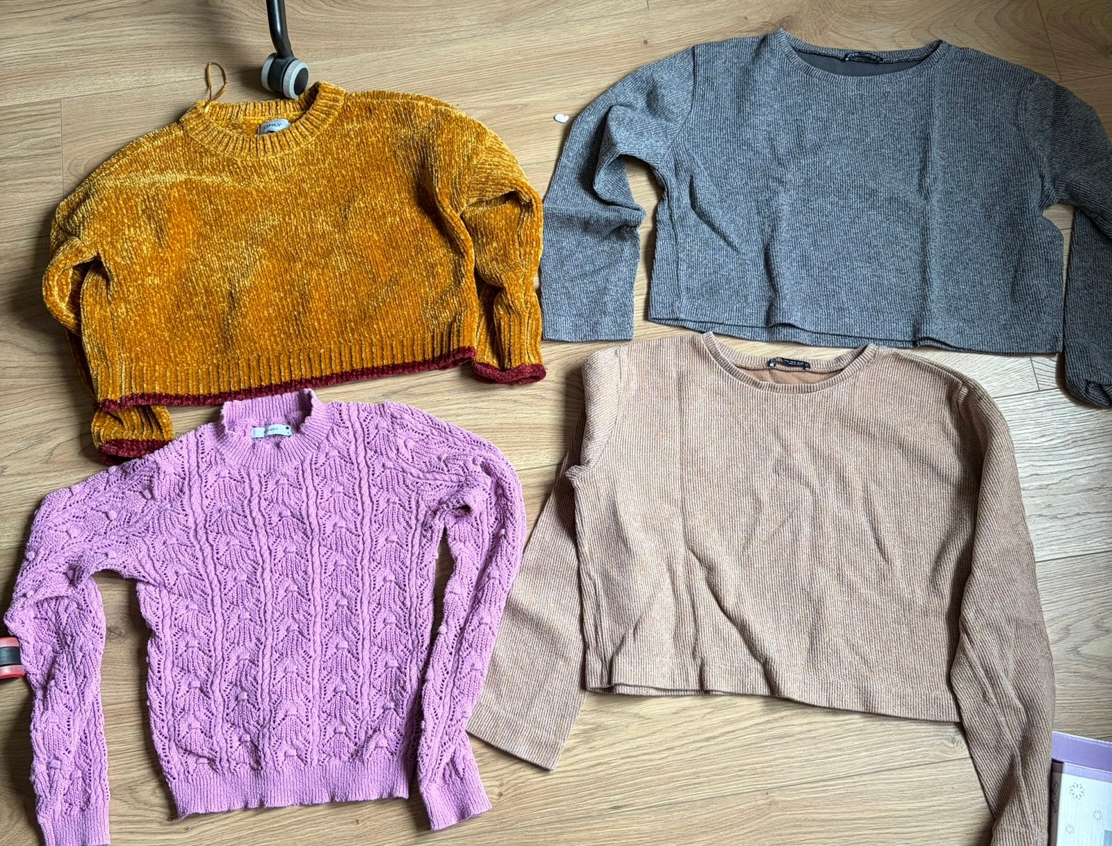Gratis truien en broek, Ophalen, Gedragen, Maat 38/40 (M), Beige