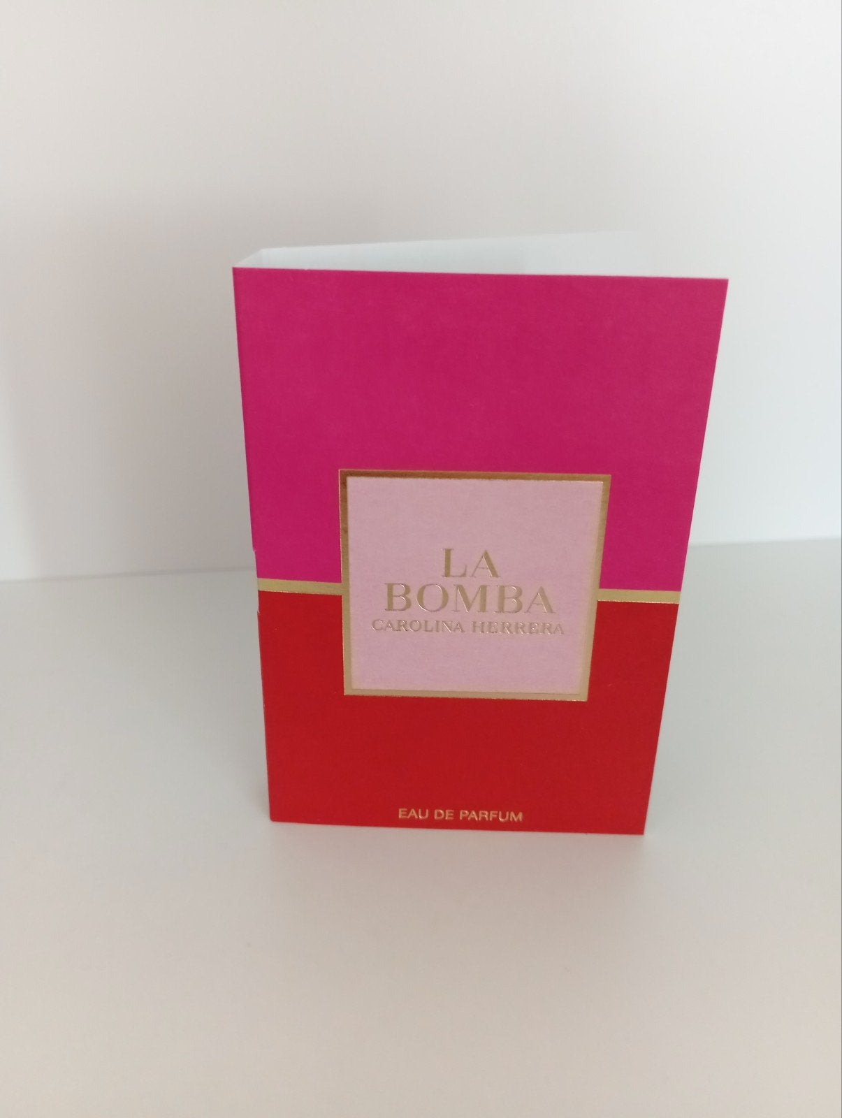 Nieuw Carolina Herrera La Bomba Parfum 1,5 ml sample, Ophalen of Verzenden, Nieuw