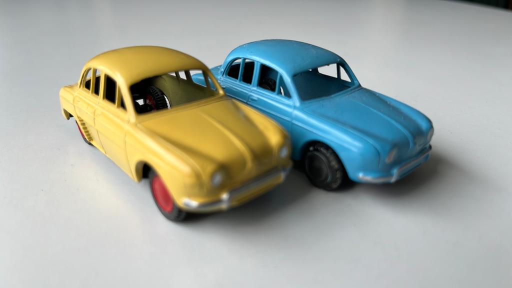 2x Renault Dauphine van Lion Car uit 1958, Ophalen of Verzenden, Zo goed als nieuw, Auto, Overige merken