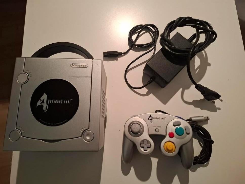 Resident evil 4 editie gamecube, Spelcomputers en Games, Spelcomputers | Nintendo GameCube, Ophalen of Verzenden, Gebruikt, Zilver