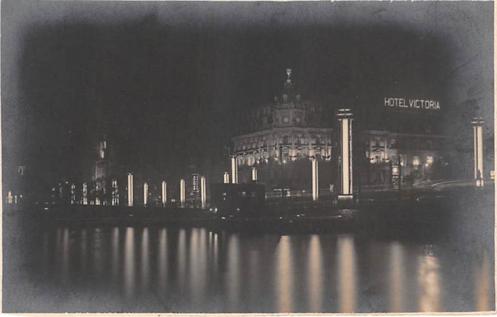 Amsterdam Prins Hendrikkade Verlicht Victoria hotel 1923, Ophalen of Verzenden