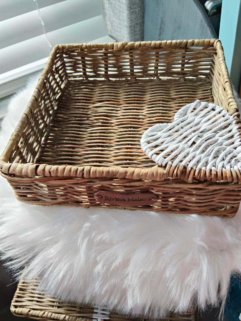 Riviera Maison rattan servetten houder met hartje, Ophalen of Verzenden, Zo goed als nieuw, Natuurlijk materiaal