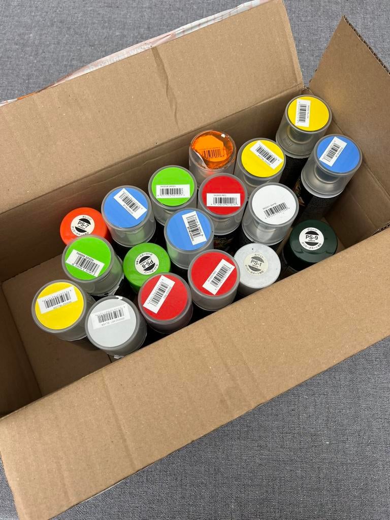 Spuitbussen voor polycarbonaat kappen. Tamiya, Ophalen of Verzenden, Zo goed als nieuw, Onderdeel